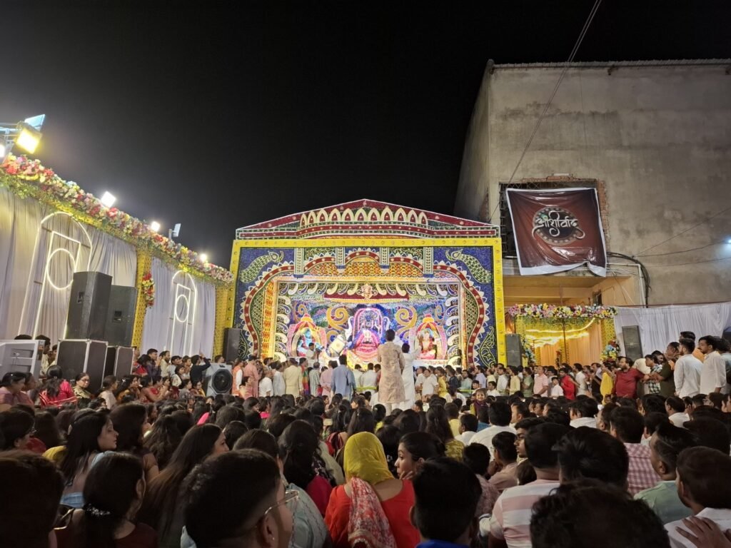 श्याम भजन संध्या ‘आशीर्वाद’ का हुआ भव्य आयोजन, भक्ति रस में सराबोर हुए श्याम प्रेमी श्याम भजन संध्या ‘आशीर्वाद’ का हुआ भव्य आयोजन, भक्ति रस में सराबोर हुए श्याम प्रेमी kshititech