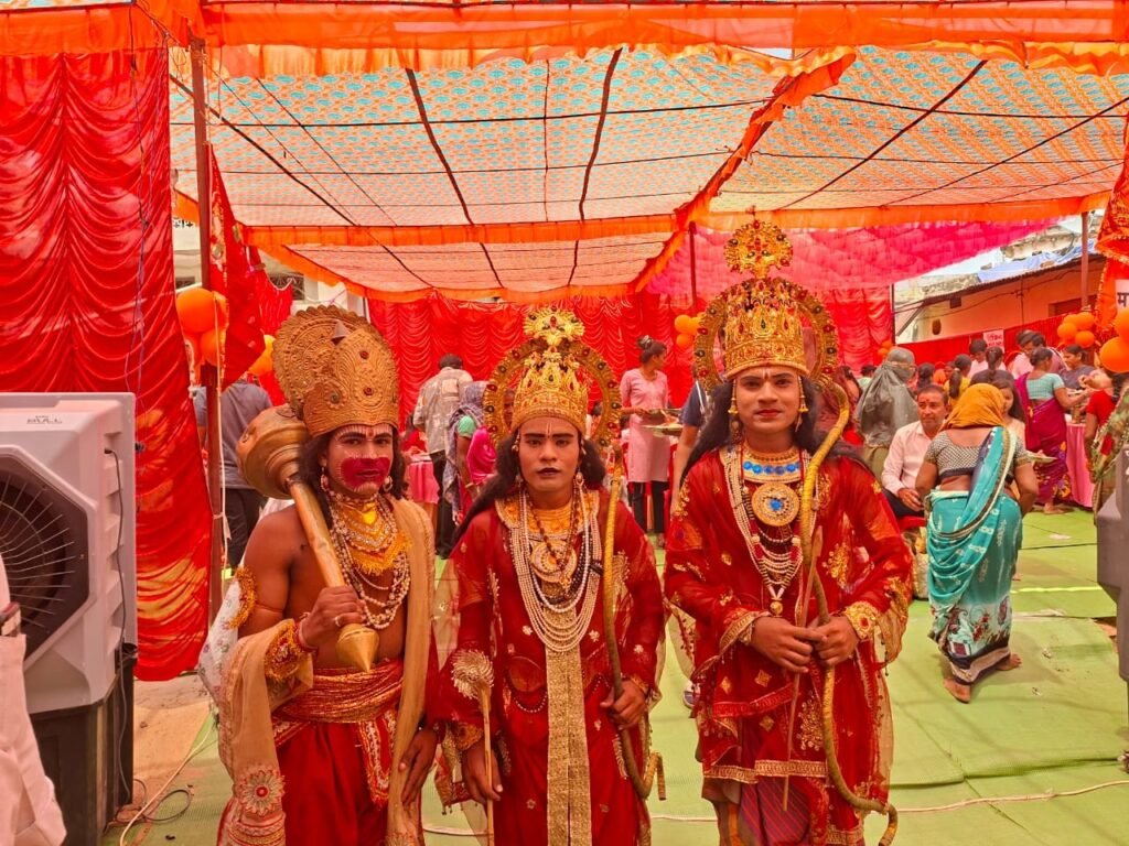 हटरी चौक में स्थित दक्षिणमुखी हनुमान मंदिर में खरकिया परिवार सक्ती द्वारा मनाया गया धूमधाम से हनुमान जन्मोत्सव हटरी चौक में स्थित दक्षिणमुखी हनुमान मंदिर में खरकिया परिवार सक्ती द्वारा मनाया गया धूमधाम से हनुमान जन्मोत्सव kshititech