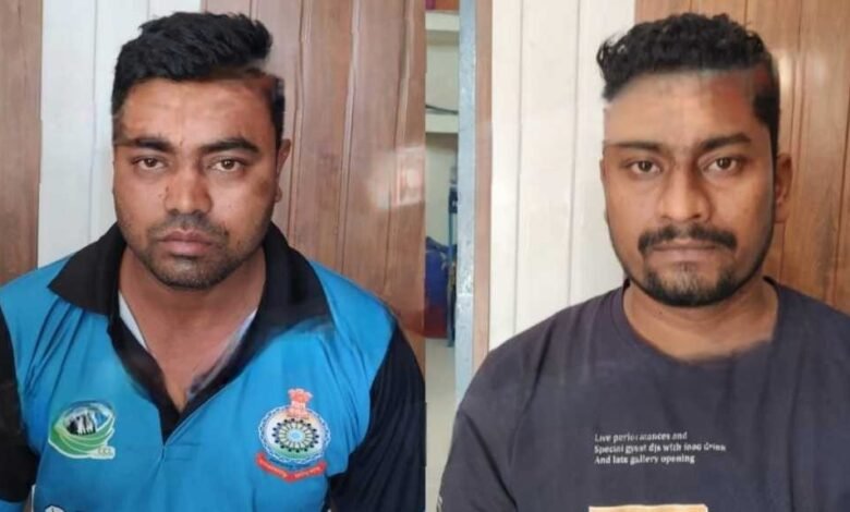 डरा-धमकाकर की वसूली, आरक्षक सहित 2 आरोपी गिरफ्तार, एक अन्य आरोपी मौके से फरार डरा-धमकाकर की वसूली, आरक्षक सहित 2 आरोपी गिरफ्तार, एक अन्य आरोपी मौके से फरार kshititech
