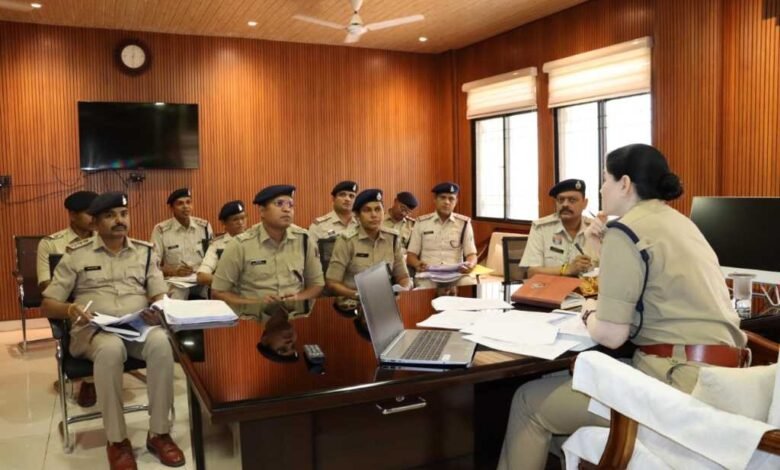 अंकिता शर्मा द्वारा जिले के समस्त थाना प्रभारियों एवं राजपत्रित अधिकारियों की समन्वय बैठक आयोजित कर कार्यों की समीक्षा की गई अंकिता शर्मा द्वारा जिले के समस्त थाना प्रभारियों एवं राजपत्रित अधिकारियों की समन्वय बैठक आयोजित कर कार्यों की समीक्षा की गई kshititech
