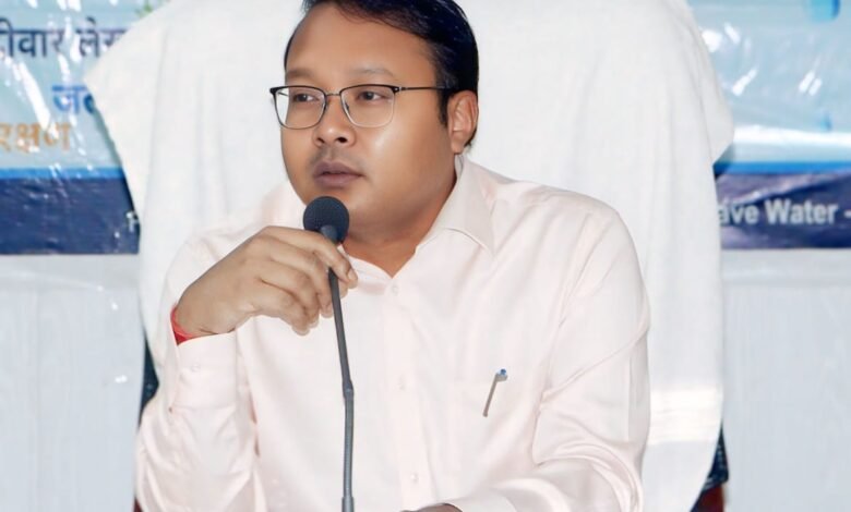 कलेक्टर ने ली साप्ताहिक समय सीमा की बैठक कलेक्टर ने ली साप्ताहिक समय सीमा की बैठक kshititech