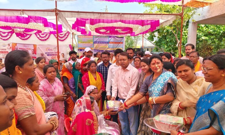 सक्ती जिले के देवरघटा में आयोजित समाधान शिविर में 2655 आवेदनों का हुआ निराकरण सक्ती जिले के देवरघटा में आयोजित समाधान शिविर में 2655 आवेदनों का हुआ निराकरण kshititech