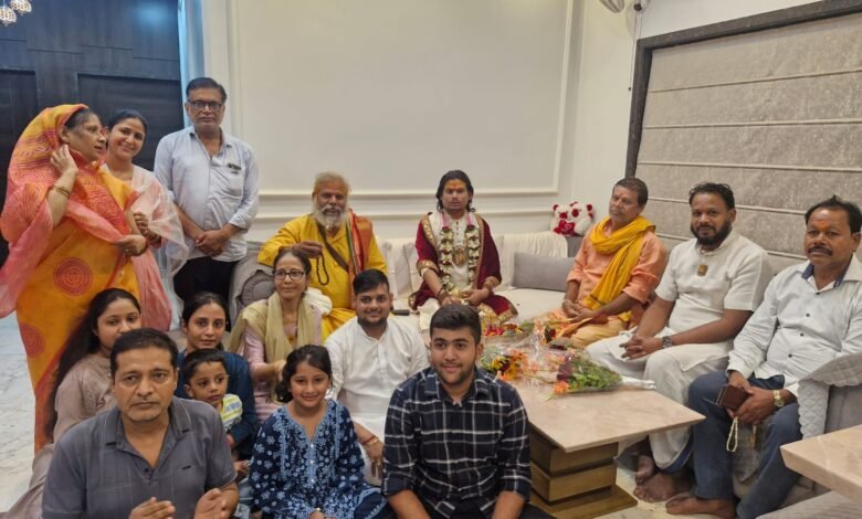 गोडम रायगढ़ के महाराज अजय उपाध्याय का सक्ती में भव्य स्वागत गोडम रायगढ़ के महाराज अजय उपाध्याय का सक्ती में भव्य स्वागत kshititech