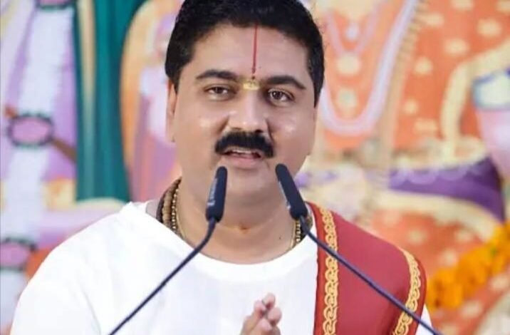 राम कथा के माध्यम से पूरी दुनिया में प्रभु श्री रामचंद्र जी का अपनी अमृतमय वाणी से कर रहे हैं बखान राम कथा के माध्यम से पूरी दुनिया में प्रभु श्री रामचंद्र जी का अपनी अमृतमय वाणी से कर रहे हैं बखान kshititech