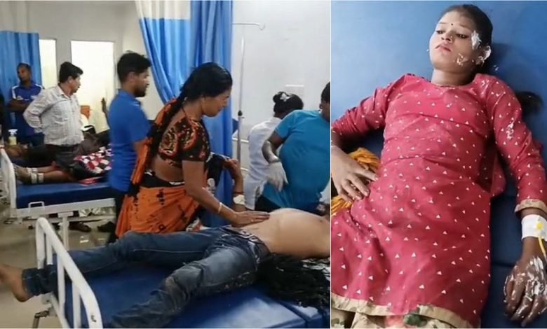 क्षतिग्रस्त सड़क पर अनियंत्रित होकर पलटी पिकअप: 12 लोग घायल क्षतिग्रस्त सड़क पर अनियंत्रित होकर पलटी पिकअप: 12 लोग घायल kshititech