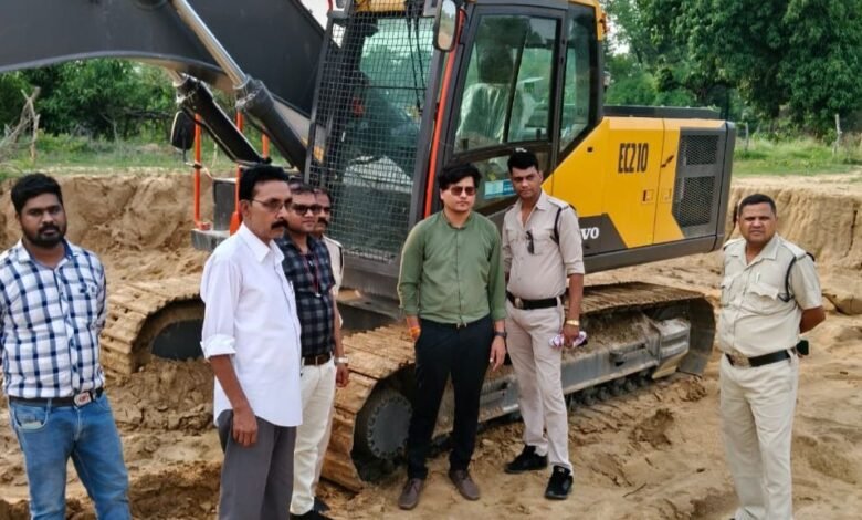 सक्ती जिले का खनिज विभाग ने करही में किया तीन चैन माउंटेन को जप्त सक्ती जिले का खनिज विभाग ने करही में किया तीन चैन माउंटेन को जप्त kshititech