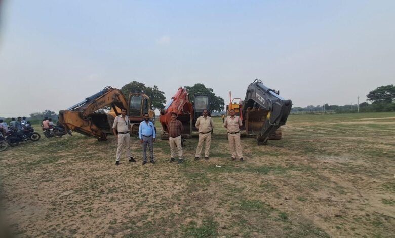 कलेक्टर के निर्देशन में रेत के अवैध उत्खनन में संलिप्त व्यक्तियोे के खिलाफ एफ.आई.आर दर्ज कलेक्टर के निर्देशन में रेत के अवैध उत्खनन में संलिप्त व्यक्तियोे के खिलाफ एफ.आई.आर दर्ज kshititech