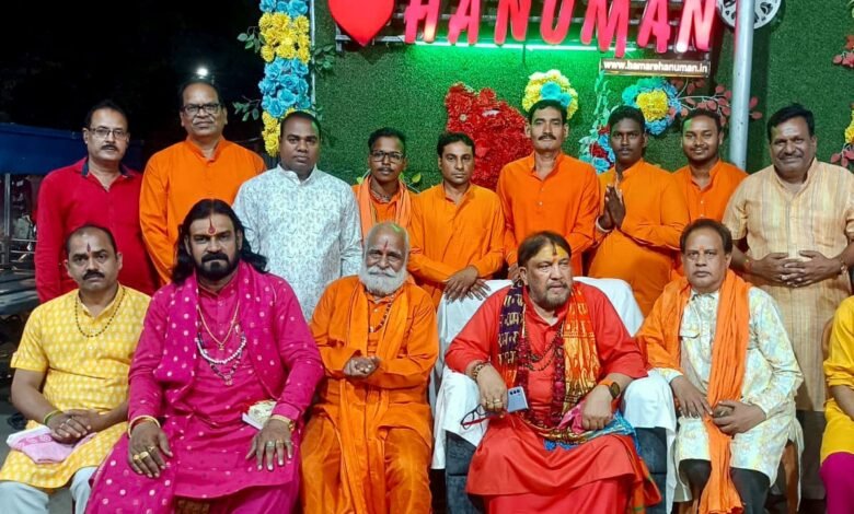 श्री सिद्ध हनुमान मंदिर के १०८ वीं महाआरती में महामंडलेश्वर अमृतानंद सरस्वती हुए शामिल श्री सिद्ध हनुमान मंदिर के १०८ वीं महाआरती में महामंडलेश्वर अमृतानंद सरस्वती हुए शामिल kshititech