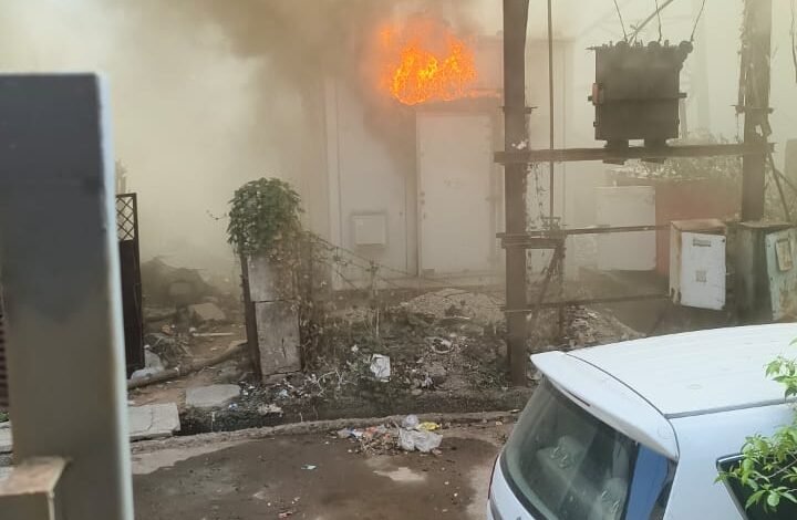 सक्ती के एयरटेल मोबाईल शेल्टर में लगी भीषण आग लाखो का सामान जल कर राख सक्ती के एयरटेल मोबाईल शेल्टर में लगी भीषण आग लाखो का सामान जल कर राख kshititech