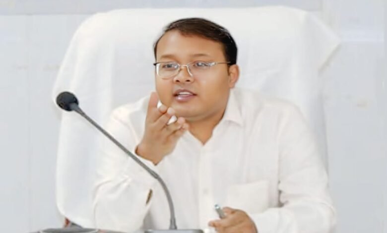 कलेक्टर ने ली साप्ताहिक समय सीमा की बैठक - जिले में अवैध रेत उत्खनन व परिवहन पर करे सख्त कार्रवाई कलेक्टर ने ली साप्ताहिक समय सीमा की बैठक - जिले में अवैध रेत उत्खनन व परिवहन पर करे सख्त कार्रवाई kshititech