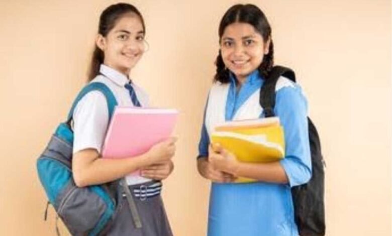 सक्ती के शा .कन्या शाला में प्रवेश प्रारंभ सक्ती के शा .कन्या शाला में प्रवेश प्रारंभ kshititech