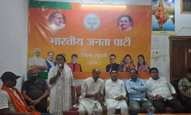 डॉ श्यामा प्रसाद मुखर्जी के बलिदान दिवस पर भाजपा ने दी श्रद्धांजलि डॉ श्यामा प्रसाद मुखर्जी के बलिदान दिवस पर भाजपा ने दी श्रद्धांजलि kshititech