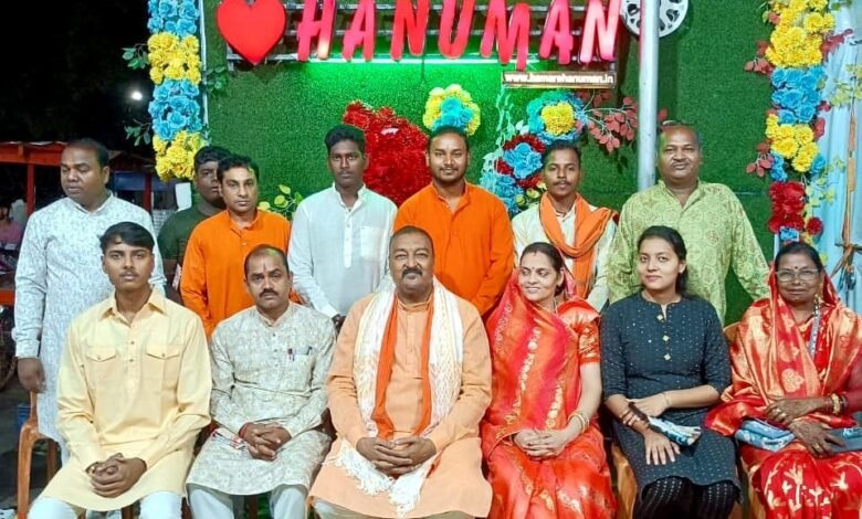 श्रीसिद्ध हनुमान मंदिर ११०वीं महाआरती में पंडित किशन शर्मा हुए शामिल श्रीसिद्ध हनुमान मंदिर ११०वीं महाआरती में पंडित किशन शर्मा हुए शामिल kshititech