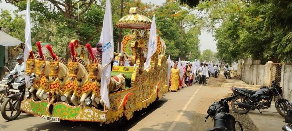 सक्ती मानिकपुरी महंत समाज ने शोभा यात्रा के साथ मनाया सद्गुरु कबीर प्राकट्य दिवस… सक्ती मानिकपुरी महंत समाज ने शोभा यात्रा के साथ मनाया सद्गुरु कबीर प्राकट्य दिवस… kshititech