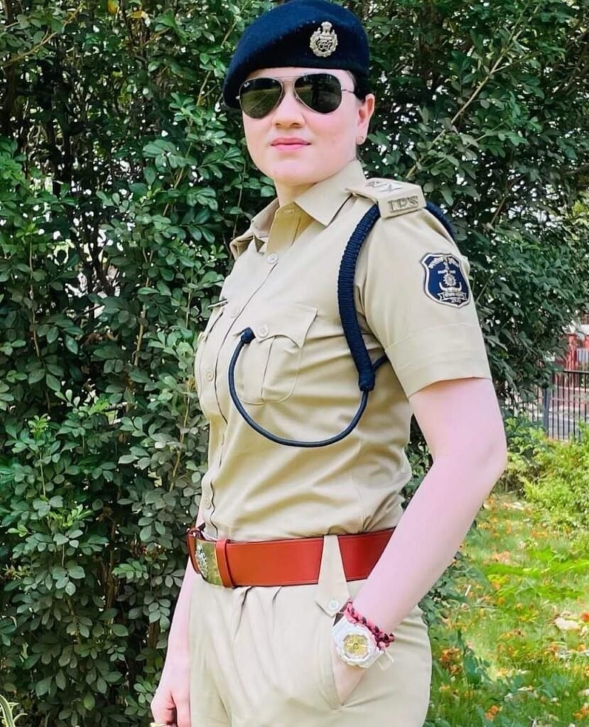 SP अंकिता शर्मा की बड़ी कार्यवाही आरक्षक क्रमांक 109 भागवत श्रीवास को किया सस्पेंड SP अंकिता शर्मा की बड़ी कार्यवाही आरक्षक क्रमांक 109 भागवत श्रीवास को किया सस्पेंड kshititech