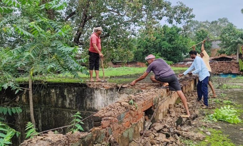 70 साल पुराने जर्जर मिडिल स्कूल भवन कोटेतरा का होगा जीर्णोद्धार 70 साल पुराने जर्जर मिडिल स्कूल भवन कोटेतरा का होगा जीर्णोद्धार kshititech