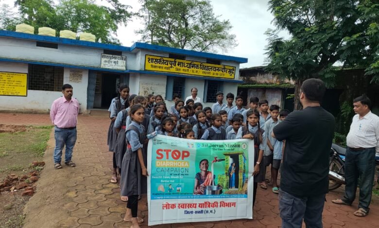 स्कूलों में स्टॉप डायरिया कैंपेन के तहत बच्चों को दी स्वच्छता की शिक्षा स्कूलों में स्टॉप डायरिया कैंपेन के तहत बच्चों को दी स्वच्छता की शिक्षा kshititech