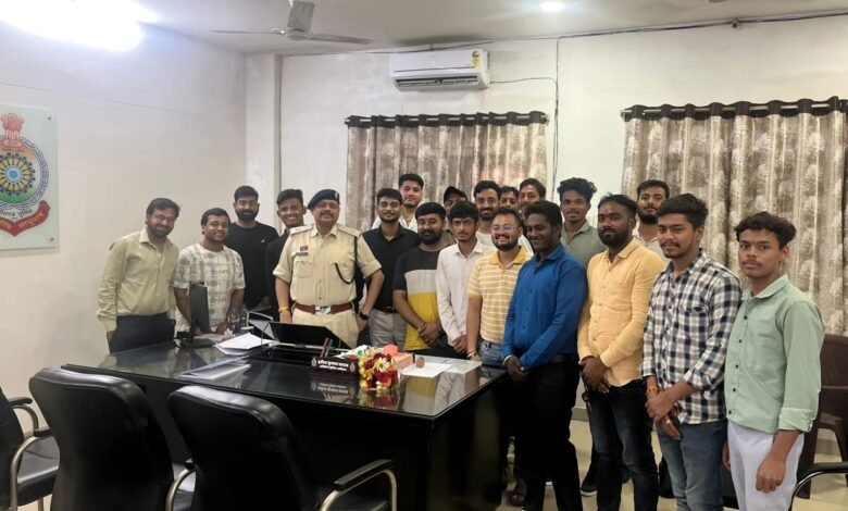 सक्ती में गौ तस्करी और पशु क्रूरता पर कसी जाएगी नकेल, पुलिस-अधिकारियों और गौ सेवकों की संयुक्त बैठक में बनी रणनीति सक्ती में गौ तस्करी और पशु क्रूरता पर कसी जाएगी नकेल, पुलिस-अधिकारियों और गौ सेवकों की संयुक्त बैठक में बनी रणनीति kshititech