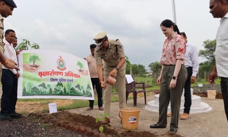 पुलिस महानिरीक्षक संजीव शुक्ला द्वारा किया गया एसपी कार्यालय का दौरा पुलिस महानिरीक्षक संजीव शुक्ला द्वारा किया गया एसपी कार्यालय का दौरा kshititech