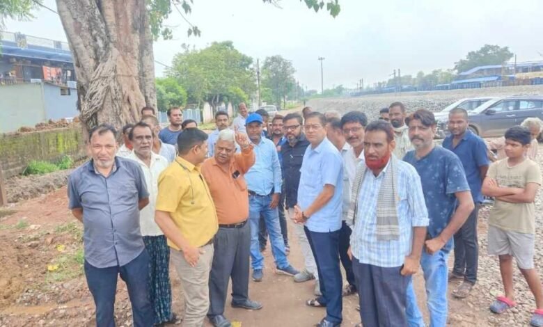 असंभव को संभव किया: वर्षों पुरानी नाली समस्या का समाधान वार्डवासियों में खुशी की लहर असंभव को संभव किया: वर्षों पुरानी नाली समस्या का समाधान वार्डवासियों में खुशी की लहर kshititech