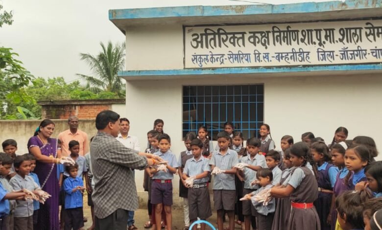 आपदा और विपदा के जोखिमों की पहचान और उनके कुप्रभावों को कम करने का छात्र-छात्राओं को दी गई जानकारी आपदा और विपदा के जोखिमों की पहचान और उनके कुप्रभावों को कम करने का छात्र-छात्राओं को दी गई जानकारी kshititech