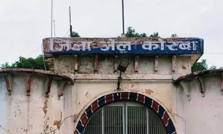 बिजली गुल होते 15 मिनट में भागे 4 बंदी; मवेशी रखवाली में लगी थी ड्यूटी बिजली गुल होते 15 मिनट में भागे 4 बंदी; मवेशी रखवाली में लगी थी ड्यूटी kshititech