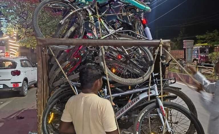 रायगढ़ से पकड़ा गया सायकल चोर, दर्जन भर से अधिक सायकलें बरामद रायगढ़ से पकड़ा गया सायकल चोर, दर्जन भर से अधिक सायकलें बरामद kshititech