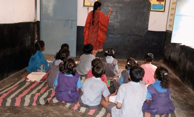 युक्तियुक्तकरण से अब स्कूलों में मिल रही नियमित और गुणवत्तापूर्ण शिक्षा युक्तियुक्तकरण से अब स्कूलों में मिल रही नियमित और गुणवत्तापूर्ण शिक्षा kshititech