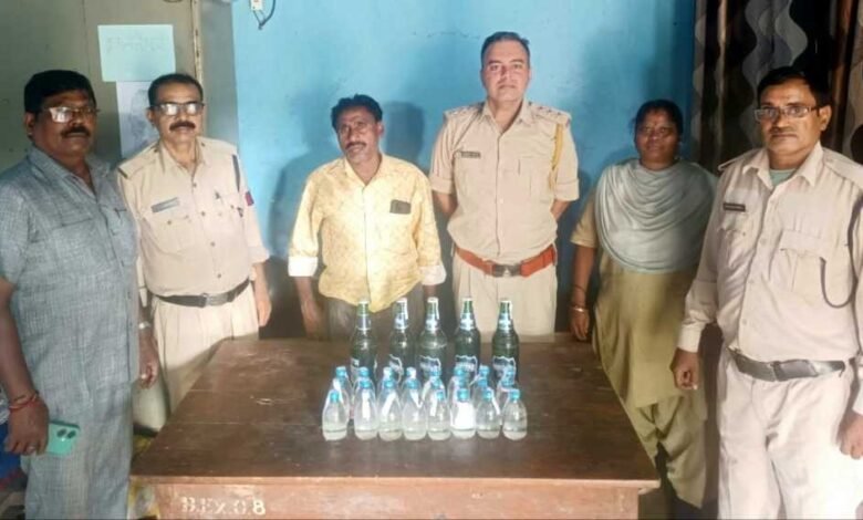 NH-49 स्थित दुर्गेश ढाबा में आबकारी विभाग की छापेमारी <br>अवैध शराब जब्त NH-49 स्थित दुर्गेश ढाबा में आबकारी विभाग की छापेमारी <br>अवैध शराब जब्त kshititech