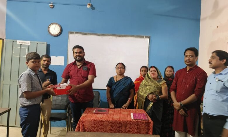 विद्यालय किसी भी समाज की वह धुरी है जहां से देश हुआ समाज निर्माण की शुरुआत होती है<br>गजाधर यादव पार्षद विद्यालय किसी भी समाज की वह धुरी है जहां से देश हुआ समाज निर्माण की शुरुआत होती है<br>गजाधर यादव पार्षद kshititech