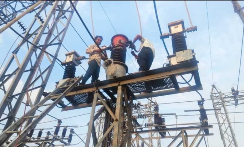 रक्षाबंधन के दिन बिर्रा में बिजली व्यवस्था चरमराई फीका पड़ा त्यौहार रक्षाबंधन के दिन बिर्रा में बिजली व्यवस्था चरमराई फीका पड़ा त्यौहार kshititech