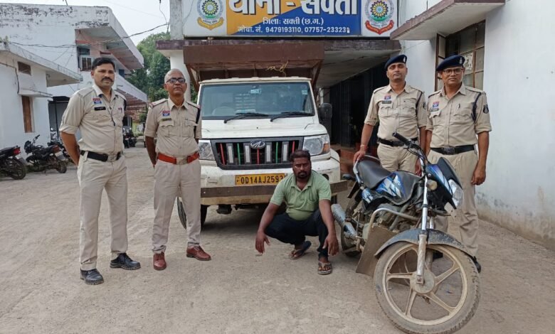 गौवंशों की तस्करी करने वाला आरोपी हीरालाल यादव नवापारा खुर्द से गिरफ्तार कर भेजा गया न्यायिक रिमांड पर गौवंशों की तस्करी करने वाला आरोपी हीरालाल यादव नवापारा खुर्द से गिरफ्तार कर भेजा गया न्यायिक रिमांड पर kshititech