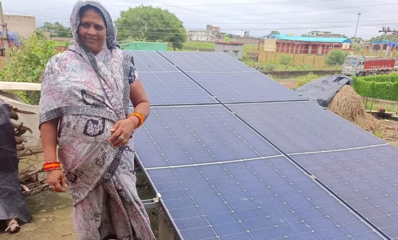 प्रधानमंत्री सूर्य घर मुफ्त बिजली योजना से सरस्वती अहिरवार पर्यावरण संरक्षण में दे रही महत्वपूर्ण योगदान प्रधानमंत्री सूर्य घर मुफ्त बिजली योजना से सरस्वती अहिरवार पर्यावरण संरक्षण में दे रही महत्वपूर्ण योगदान kshititech