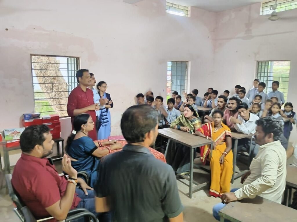 विद्यालय किसी भी समाज की वह धुरी है जहां से देश हुआ समाज निर्माण की शुरुआत होती है<br>गजाधर यादव पार्षद विद्यालय किसी भी समाज की वह धुरी है जहां से देश हुआ समाज निर्माण की शुरुआत होती है<br>गजाधर यादव पार्षद kshititech