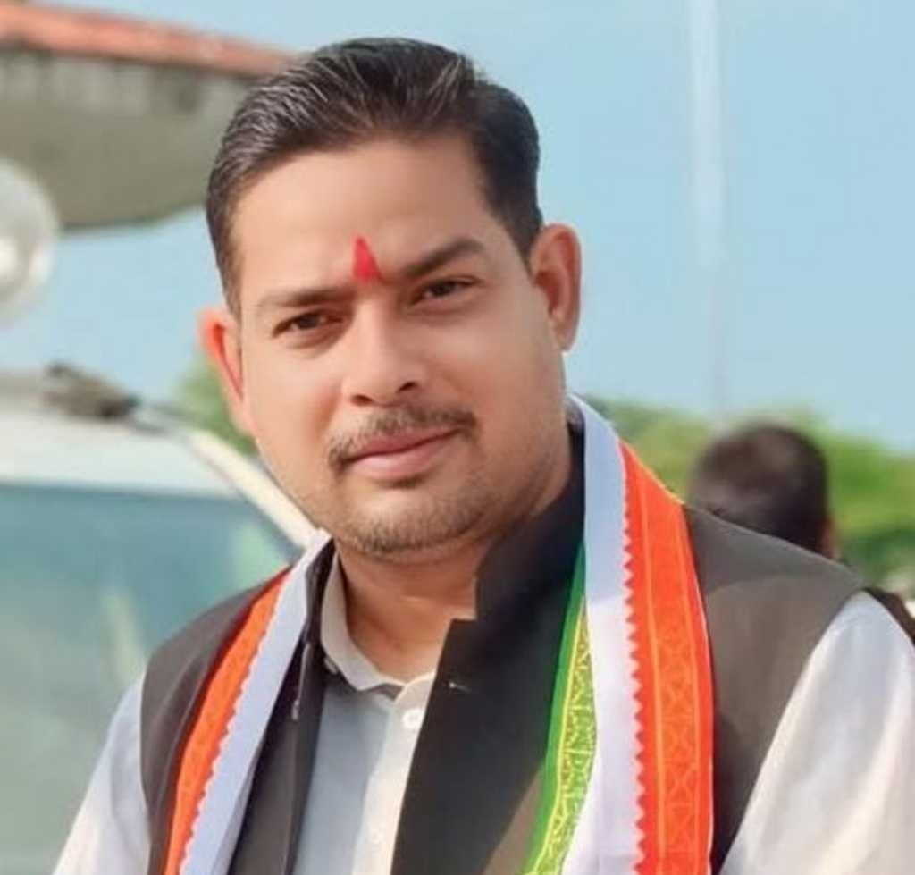 साय सरकार ने हाफ बिजली योजना पर चलाई कैंची – विधायक बालेश्वर साहू साय सरकार ने हाफ बिजली योजना पर चलाई कैंची – विधायक बालेश्वर साहू kshititech