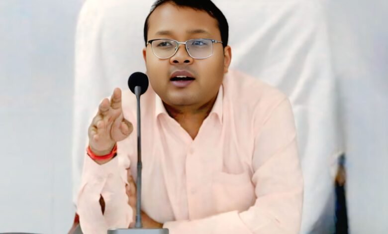 पटवारी स्कूलों में जाकर जाति प्रमाण पत्र के कार्यों में लाए तेजी - कलेक्टर पटवारी स्कूलों में जाकर जाति प्रमाण पत्र के कार्यों में लाए तेजी - कलेक्टर kshititech