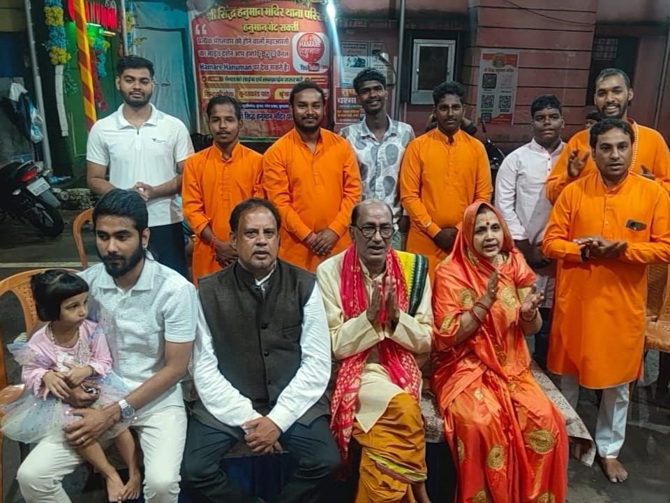 श्री सिद्ध हनुमान मंदिर की १२० वीं महाआरती में पंडित घनश्याम पांडे हुए शामिल श्री सिद्ध हनुमान मंदिर की १२० वीं महाआरती में पंडित घनश्याम पांडे हुए शामिल kshititech